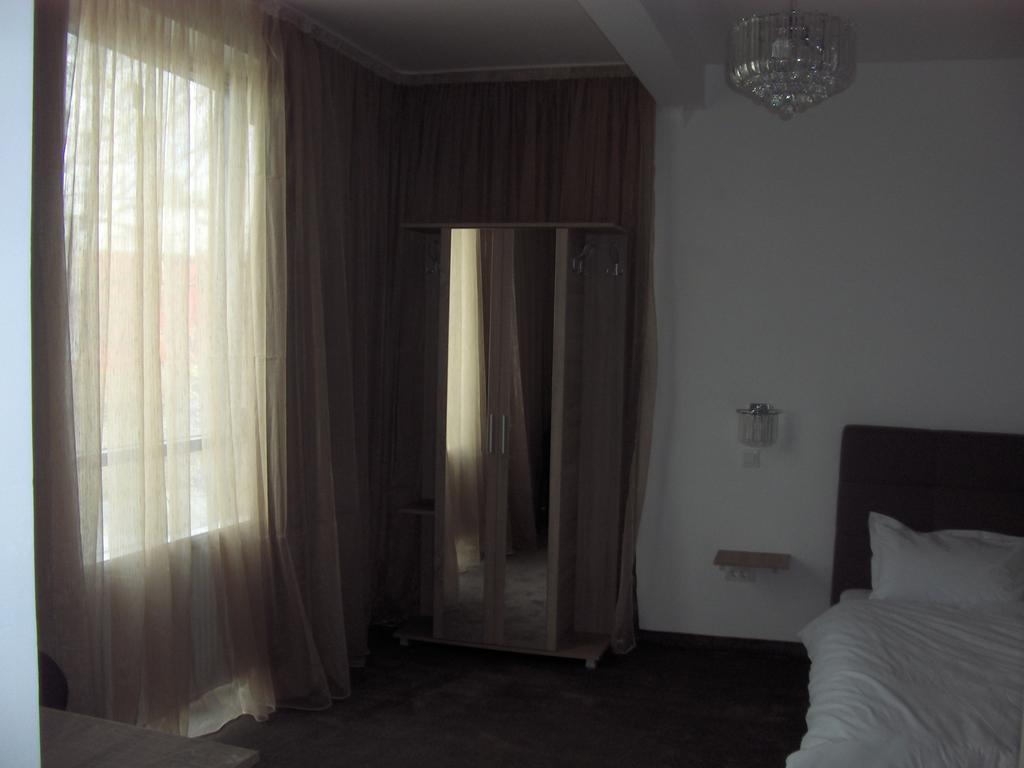 Hotel Vitan273 Bukares Bagian luar foto