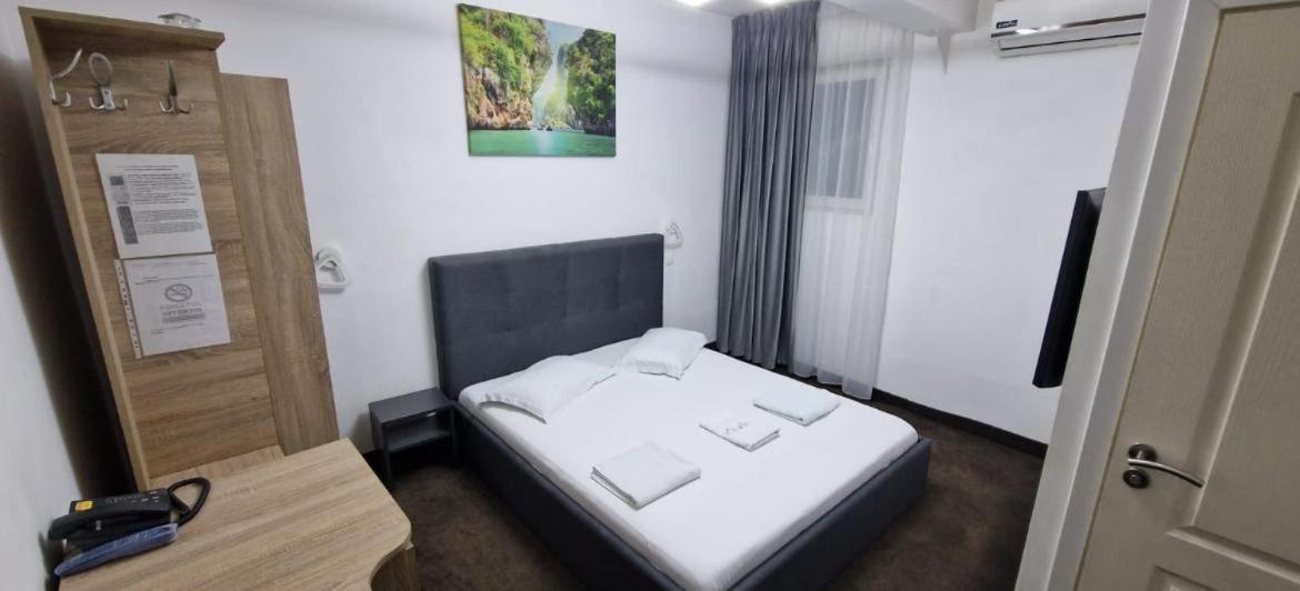 Hotel Vitan273 Bukares Bagian luar foto