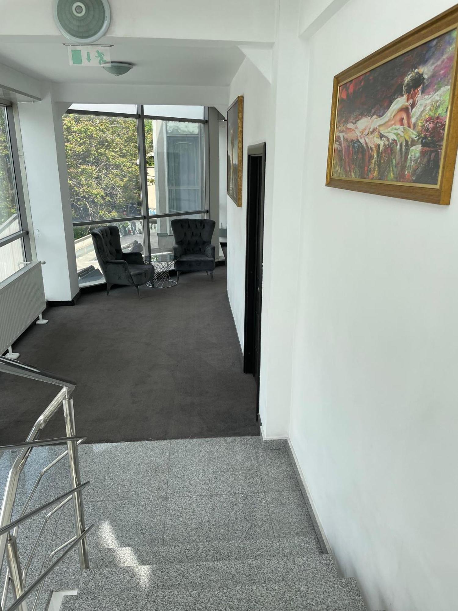 Hotel Vitan273 Bukares Bagian luar foto