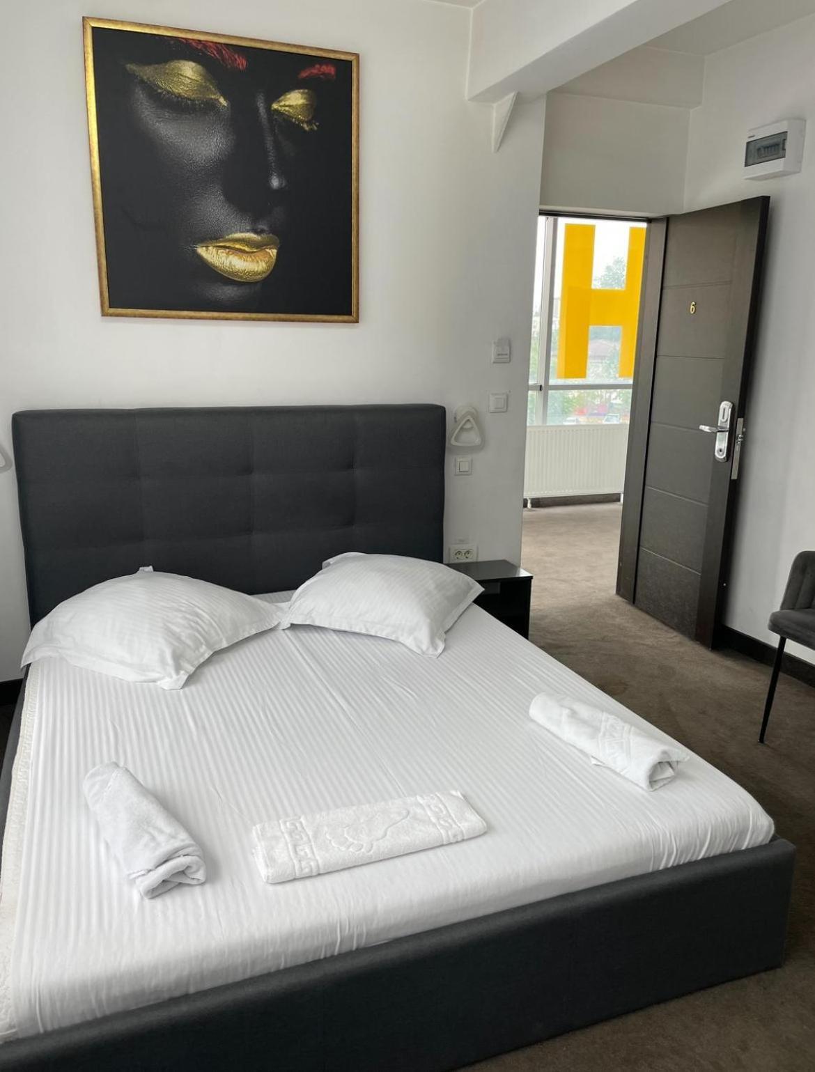 Hotel Vitan273 Bukares Bagian luar foto