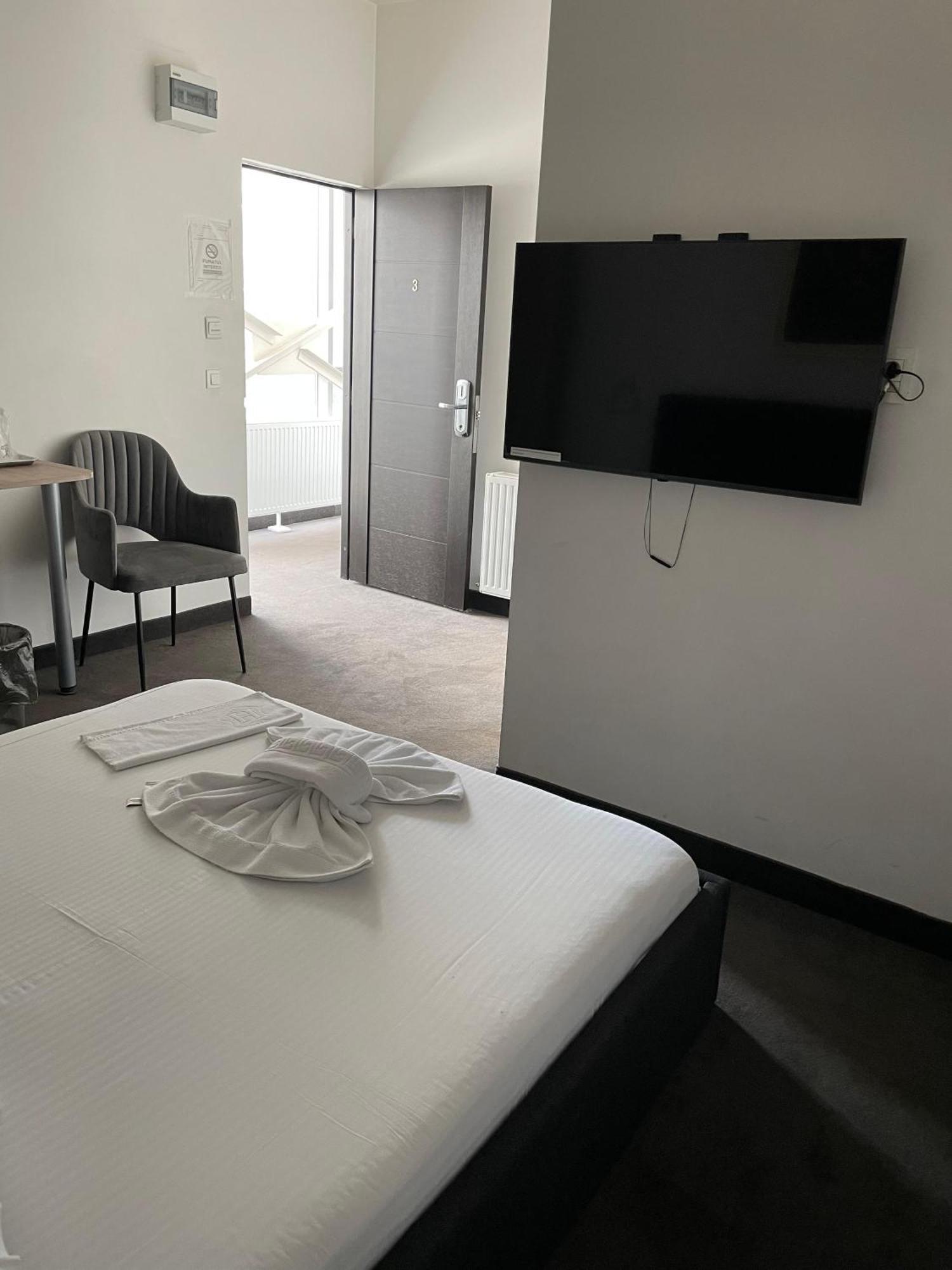 Hotel Vitan273 Bukares Bagian luar foto