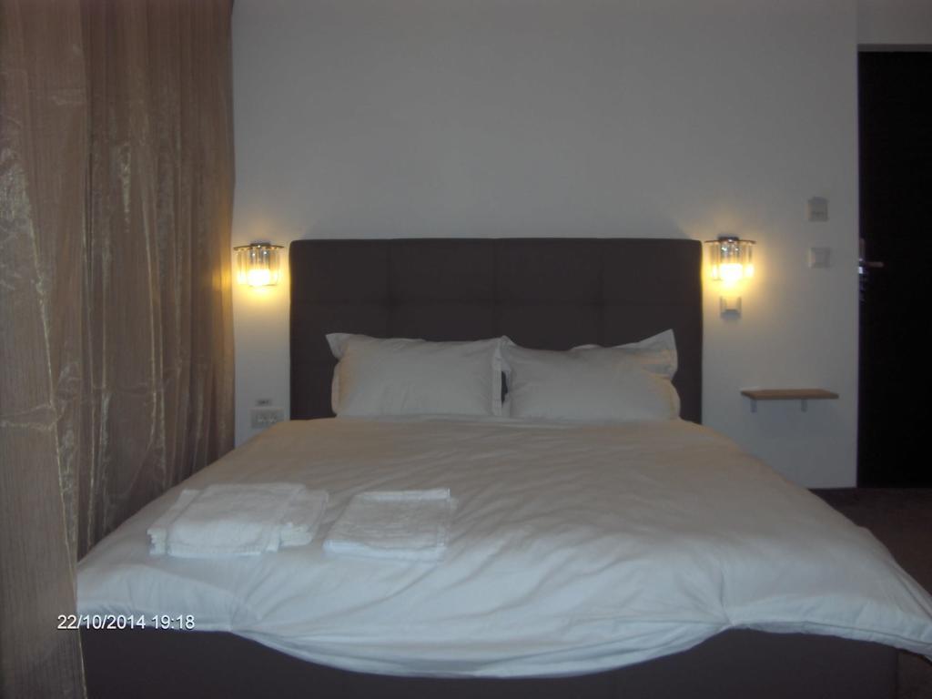 Hotel Vitan273 Bukares Bagian luar foto